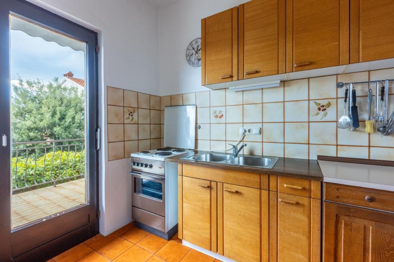 Apartment Suzy Dramalj Exterior photo