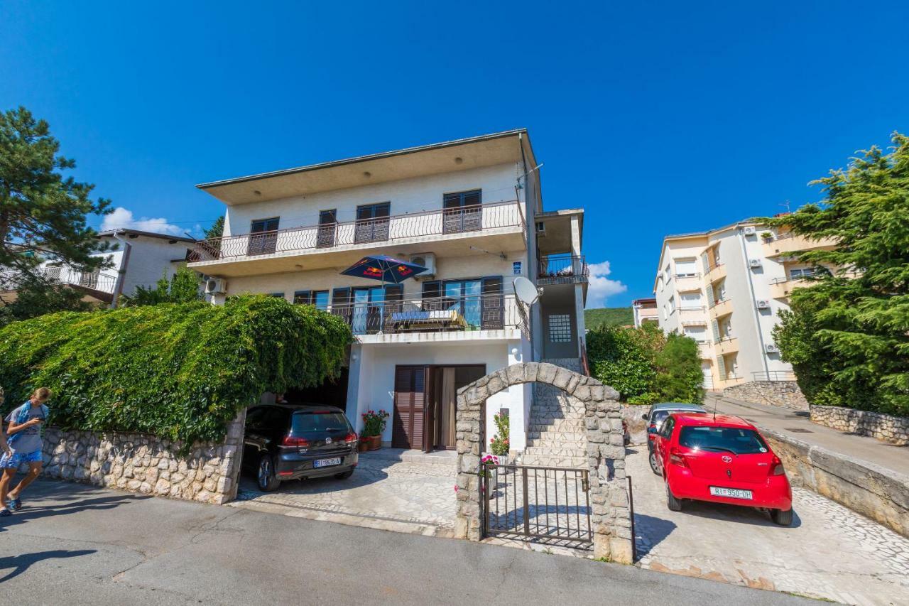 Apartment Suzy Dramalj Exterior photo
